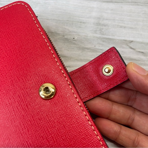 Dooney & Bourke Red Coated Canvas Compact Wallet Zip Pouch Credit Card Holder - Picture 11 of 16